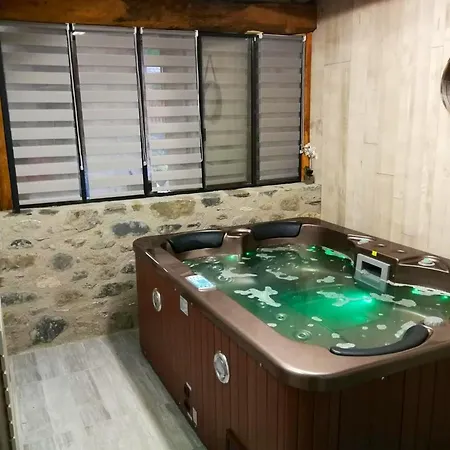 Maison De Charme A Guchan Avec Vue Sur La Montagne Et Jacuzzi Guchen