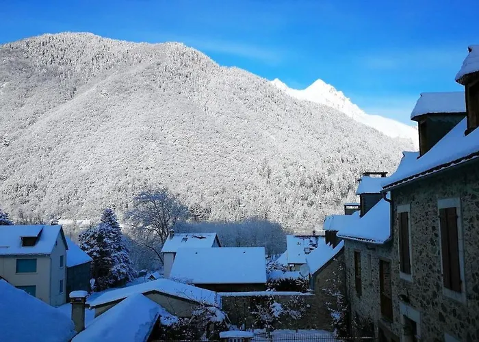 Ferienhaus Maison De Charme A Guchan Avec Vue Sur La Montagne Et Jacuzzi